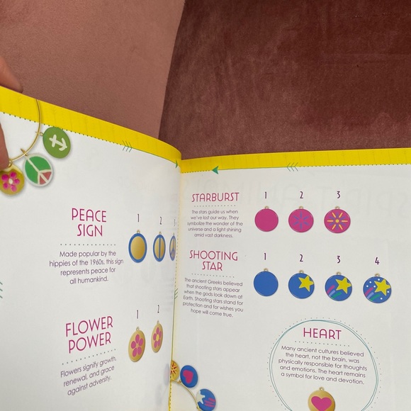 Charm bracelet studio brand new - Picture 3 of 3